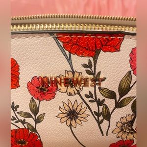 Gorgeous PURSE 🌺🌹💐